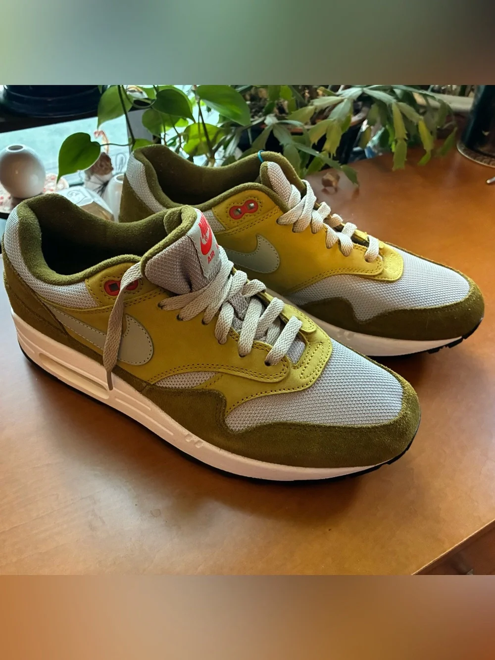 Nike Olive Air Max 1 Premium Retro Olive Curry Pack Sneakers 9.5M